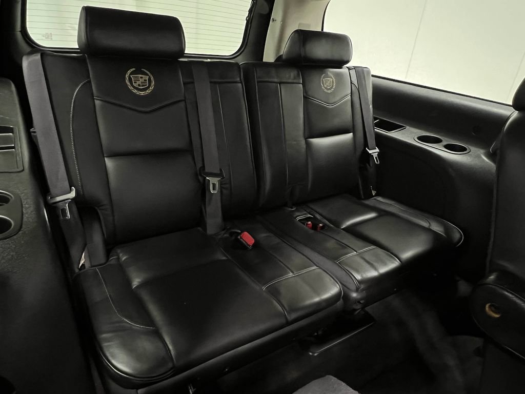 Used 2013 Cadillac Escalade ESV Platinum image 30