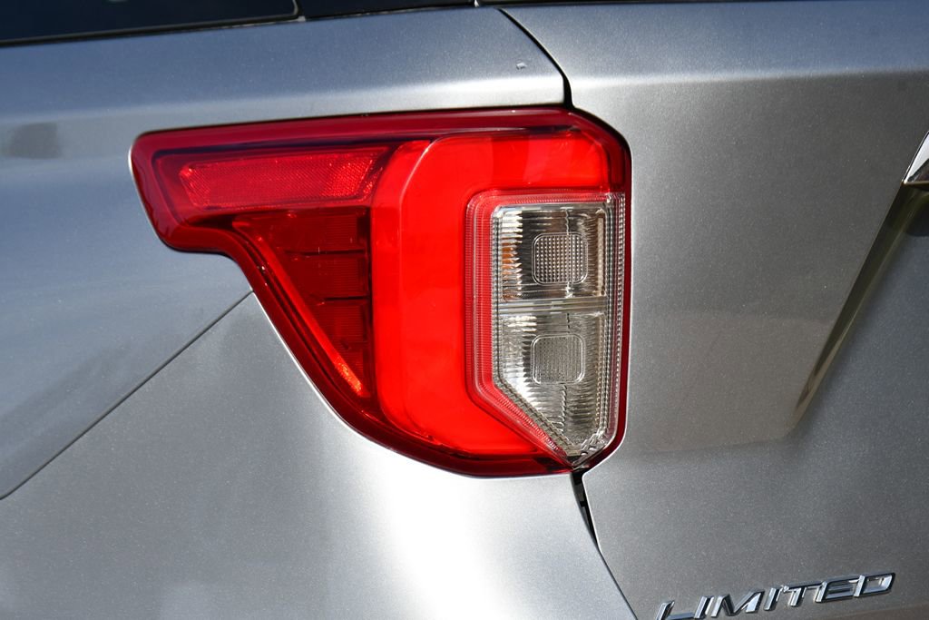 Used 2024 Ford Explorer Limited AWD/4WD image 41