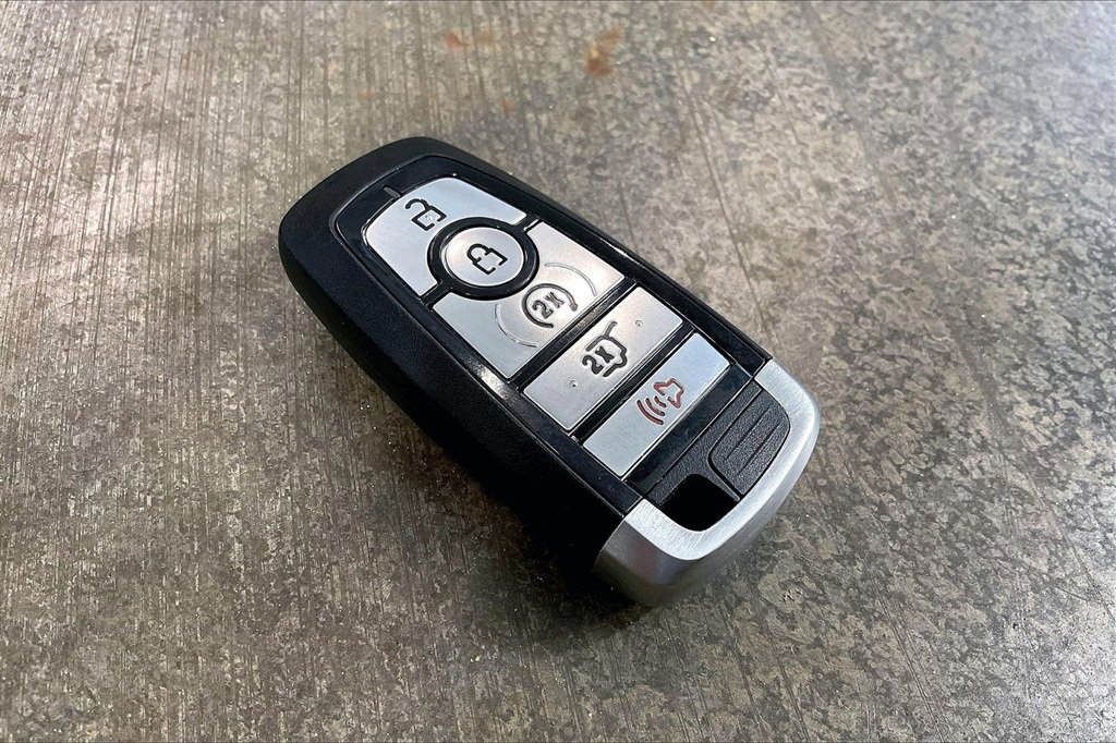 Used 2022 Ford Edge SEL w/ Sport Appearance Package image 11