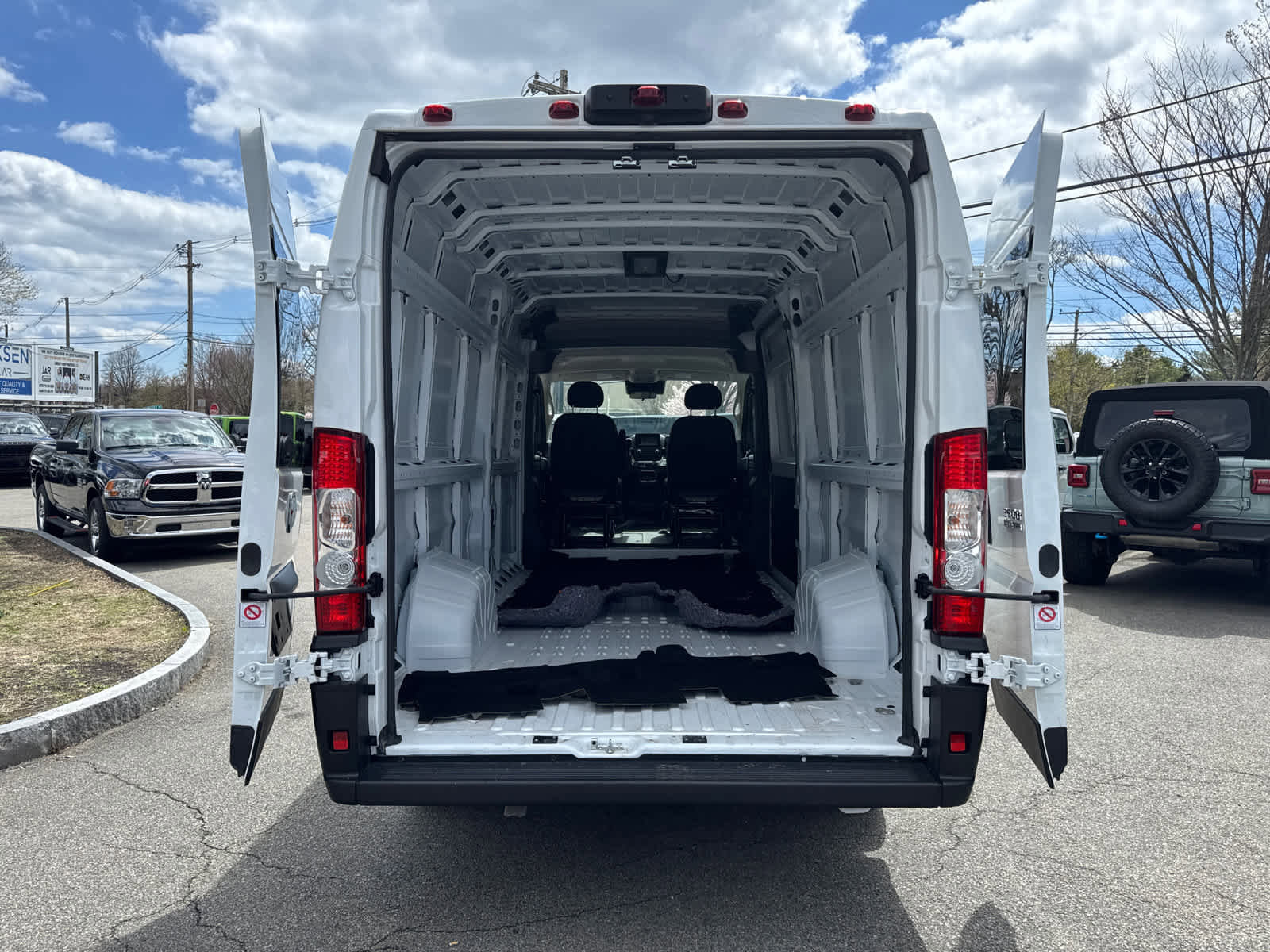Used 2025 RAM ProMaster 3500 w/ Convenience Group FWD image 30