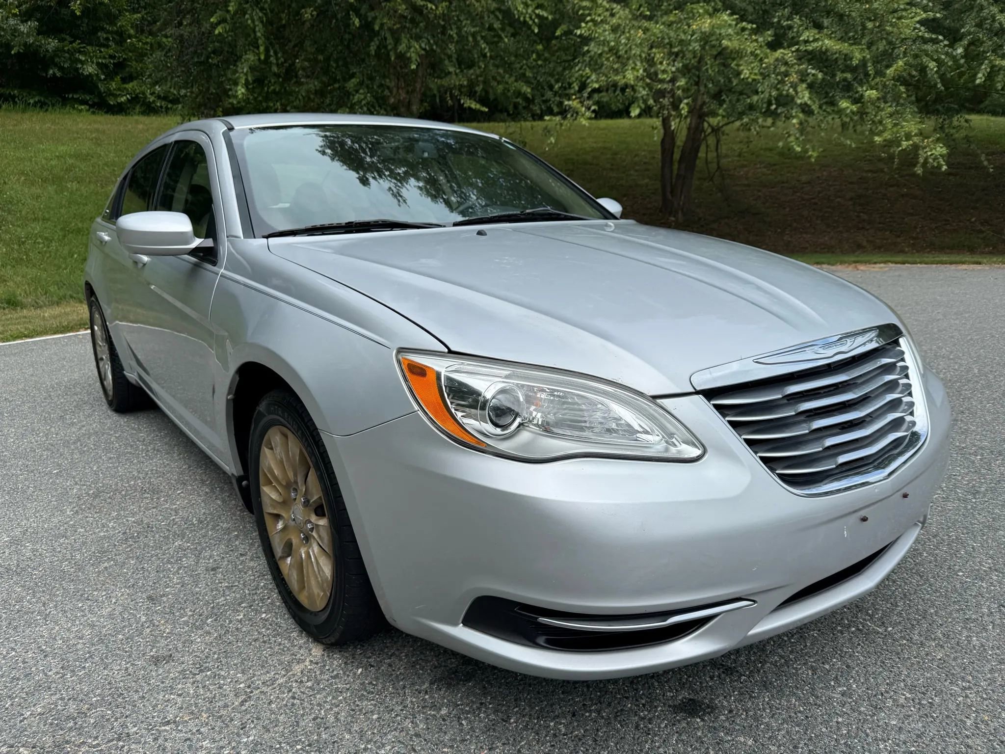 Used 2012 Chrysler 200 LX image 3