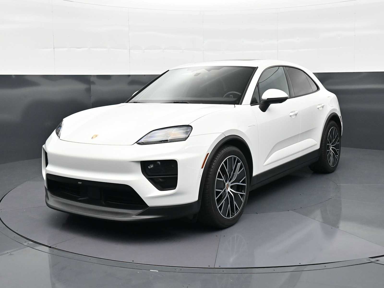 Certified 2025 Porsche Macan Electric RWD image 1