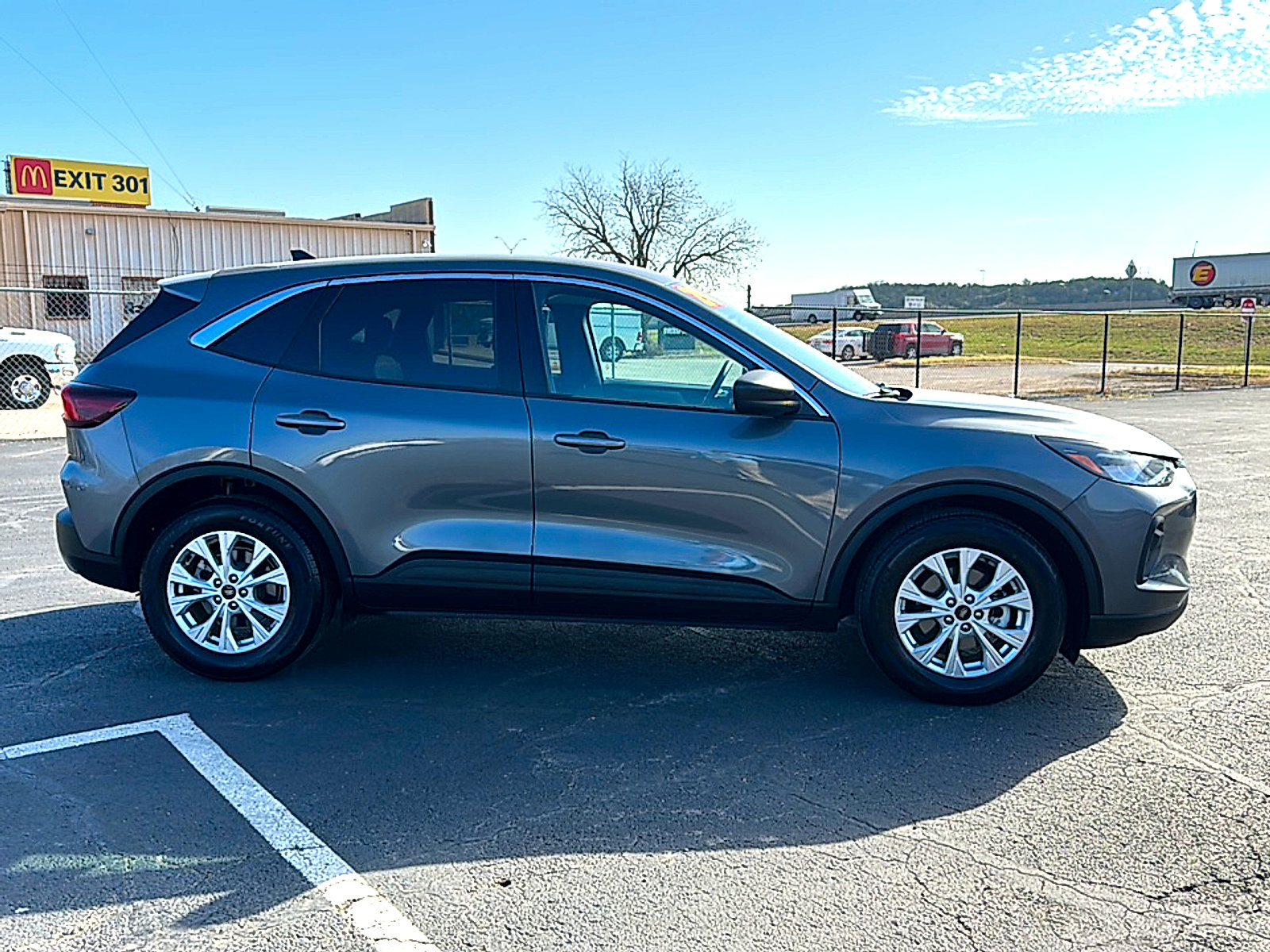 Used 2024 Ford Escape Active image 9