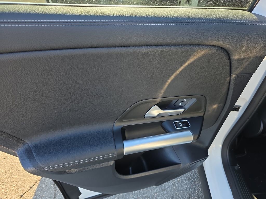 Certified 2025 Mercedes-Benz GLA 250 4MATIC image 17