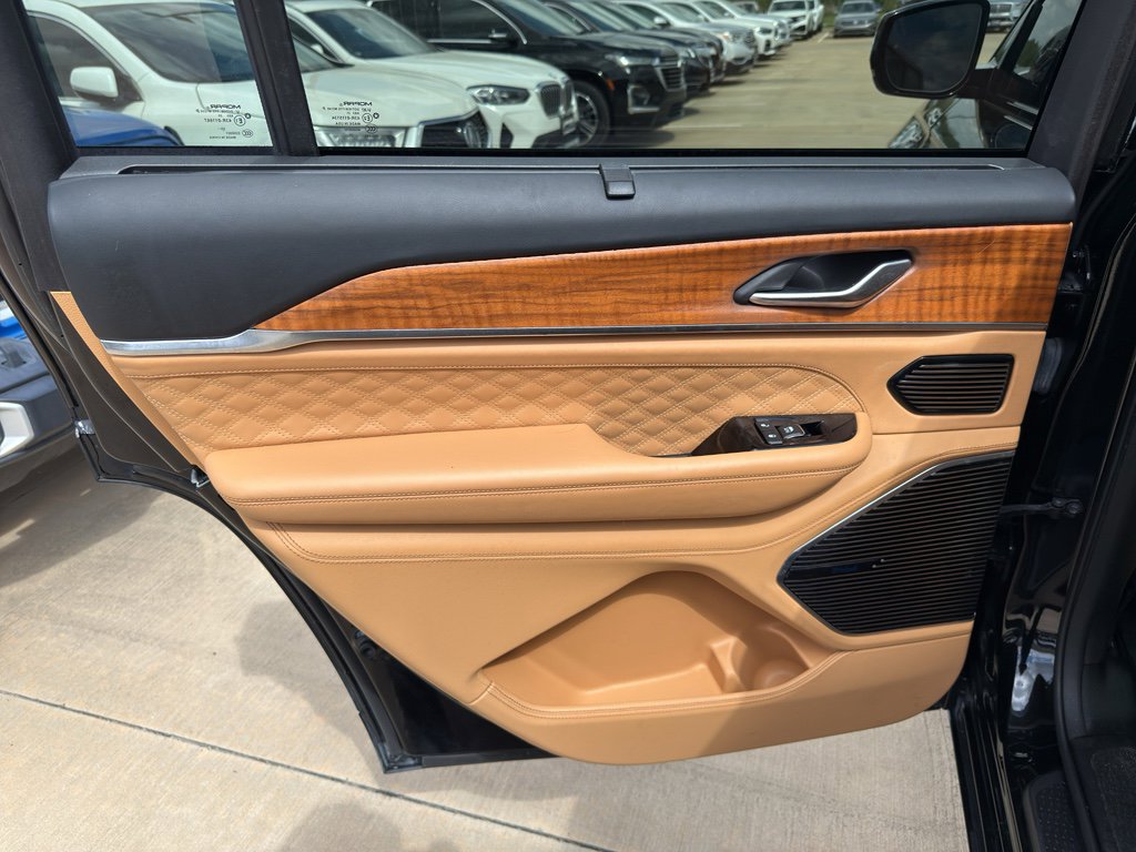 Used 2021 Jeep Grand Cherokee L Summit image 27