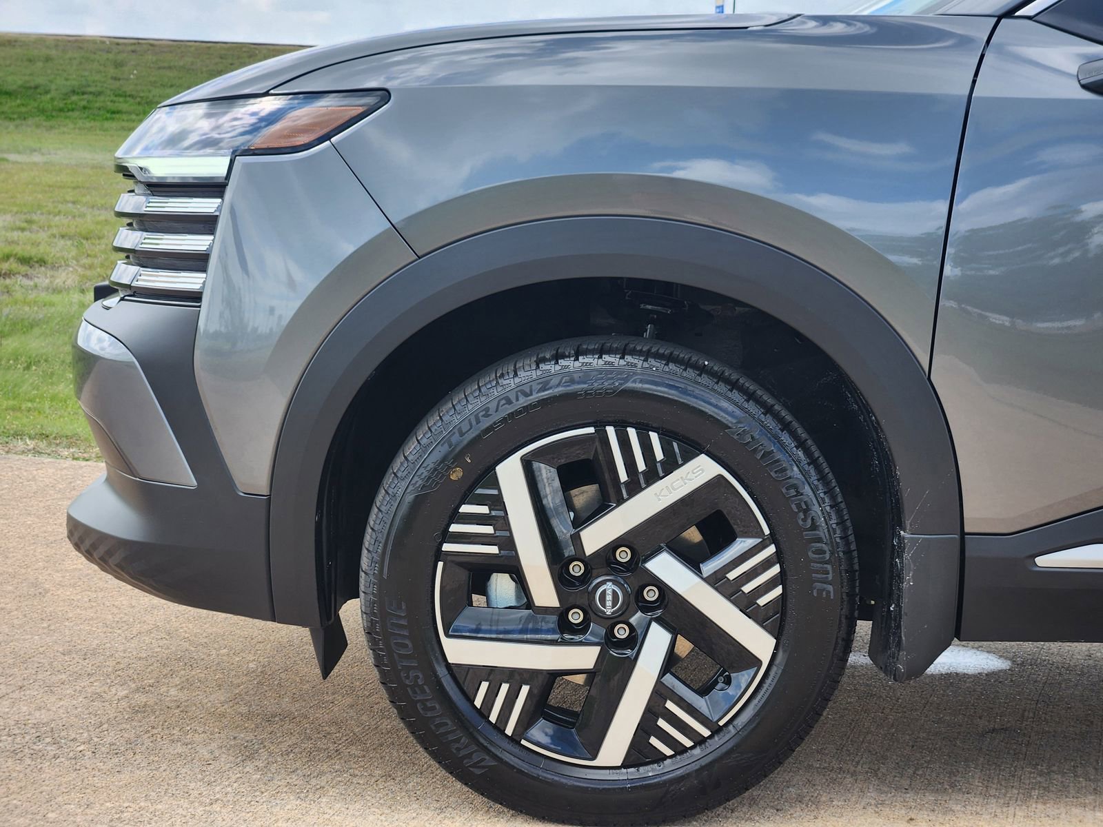 Used 2026 Nissan Kicks SV w/ Charging Package image 13