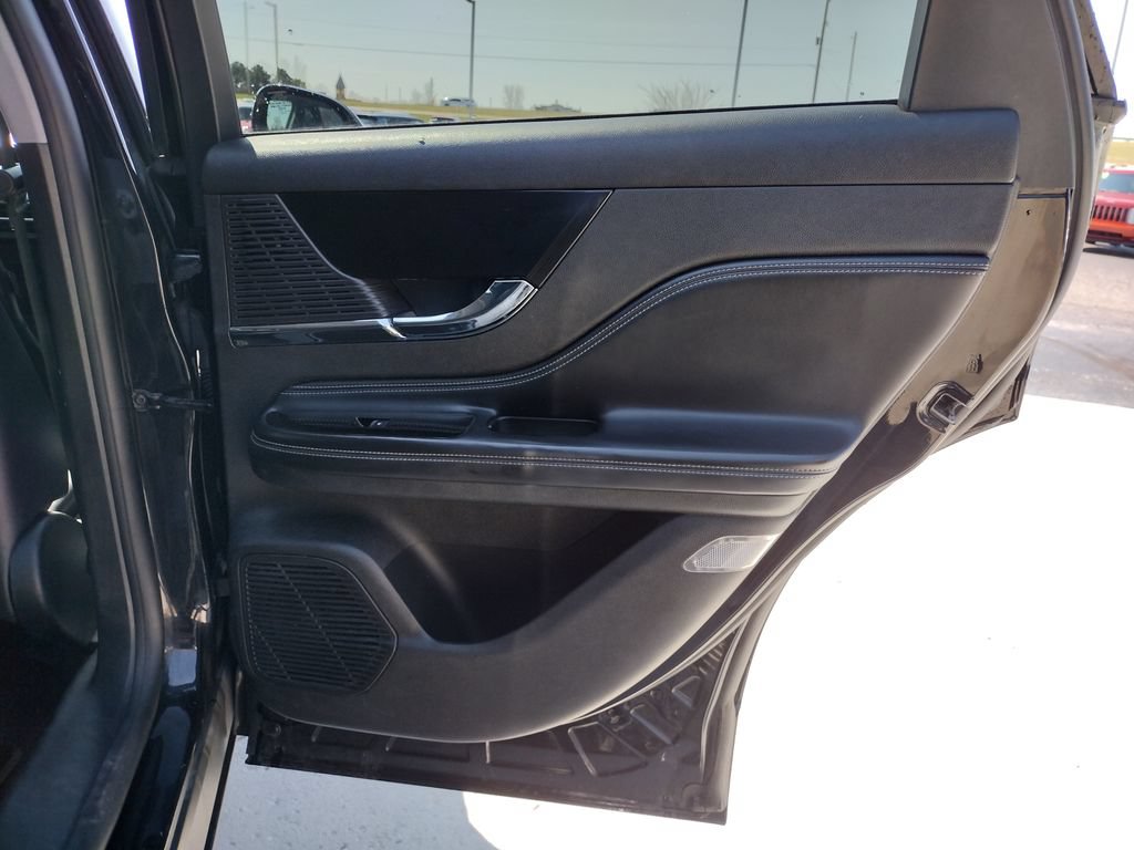 Used 2022 Lincoln Corsair Reserve AWD/4WD image 32