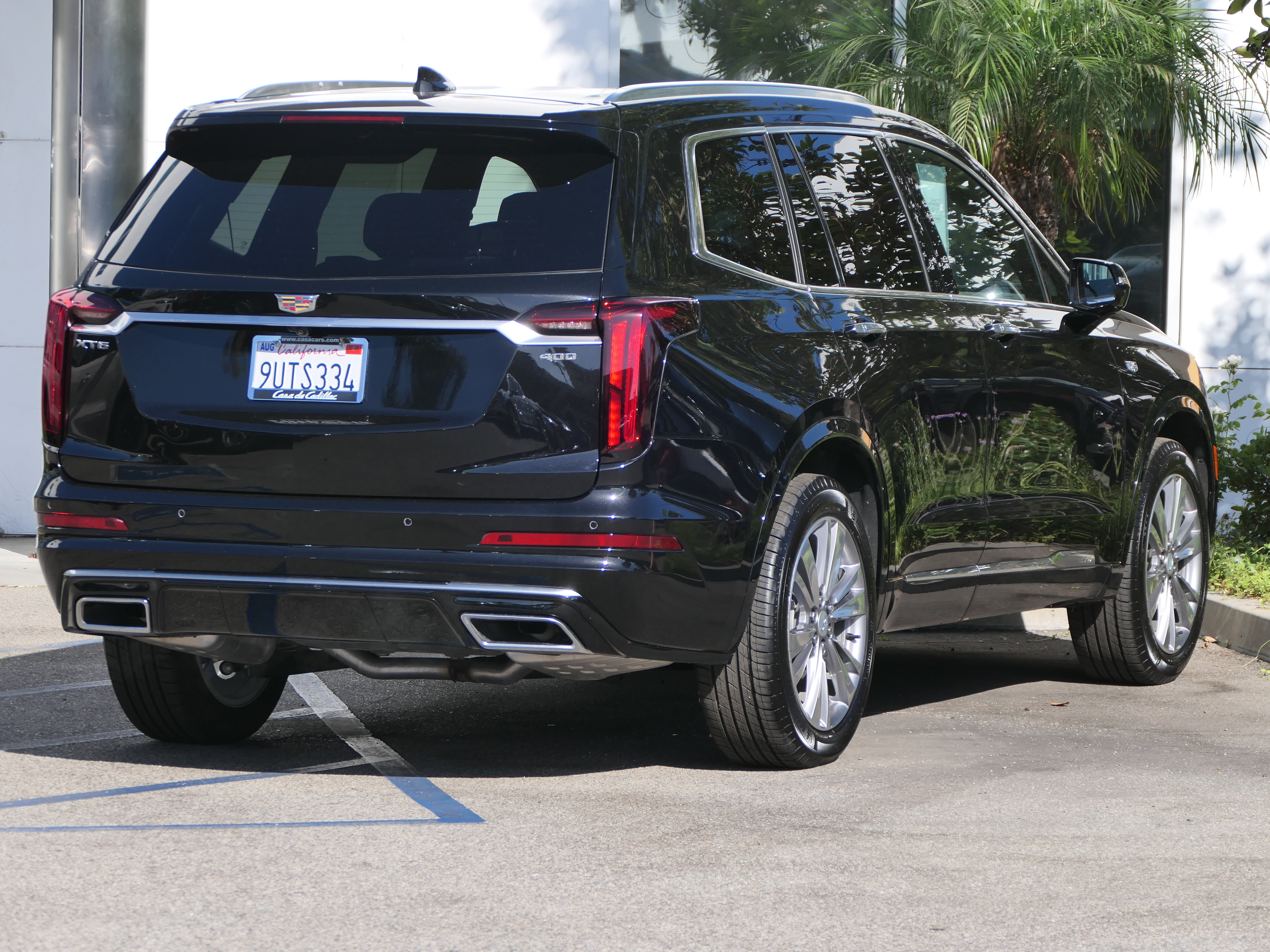 New 2025 Cadillac XT6 Premium Luxury FWD image 6