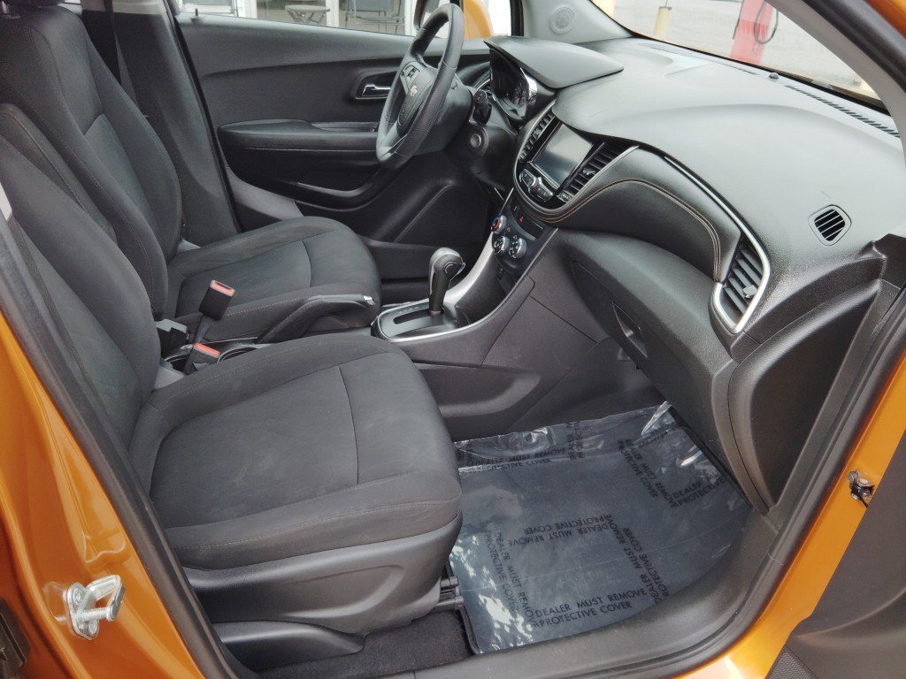 Used 2017 Chevrolet Trax LT image 29
