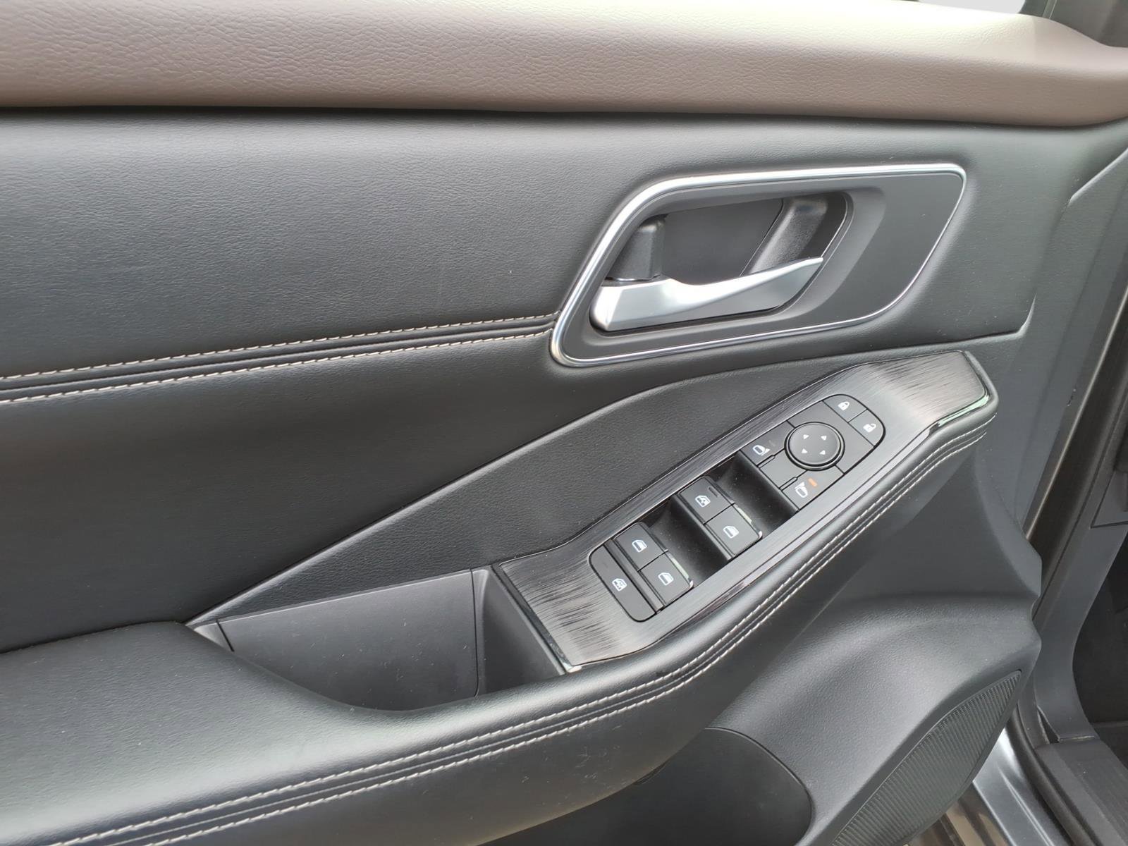 Used 2021 Nissan Rogue SV w/ Premium Package AWD/4WD image 13