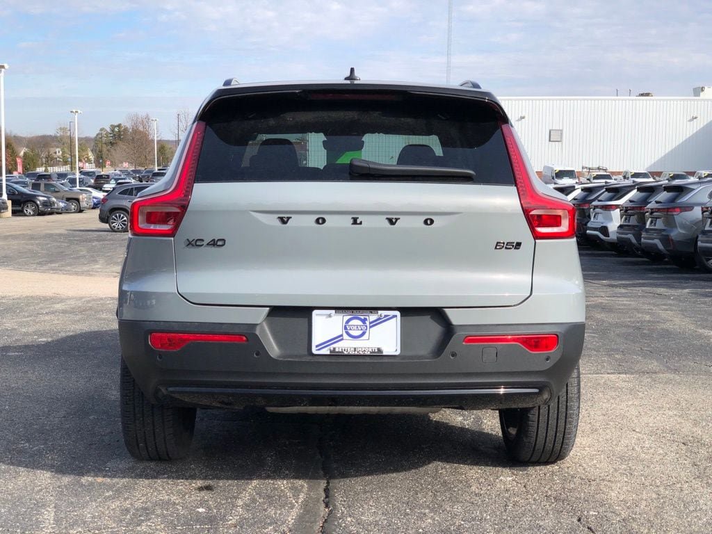 New 2026 Volvo XC40 B5 Ultra w/ Protection Package Premier AWD/4WD image 5