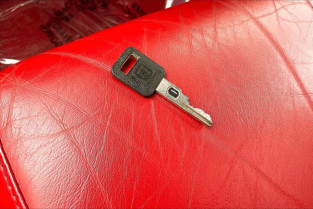 Used 1992 Chevrolet Corvette Convertible RWD image 32