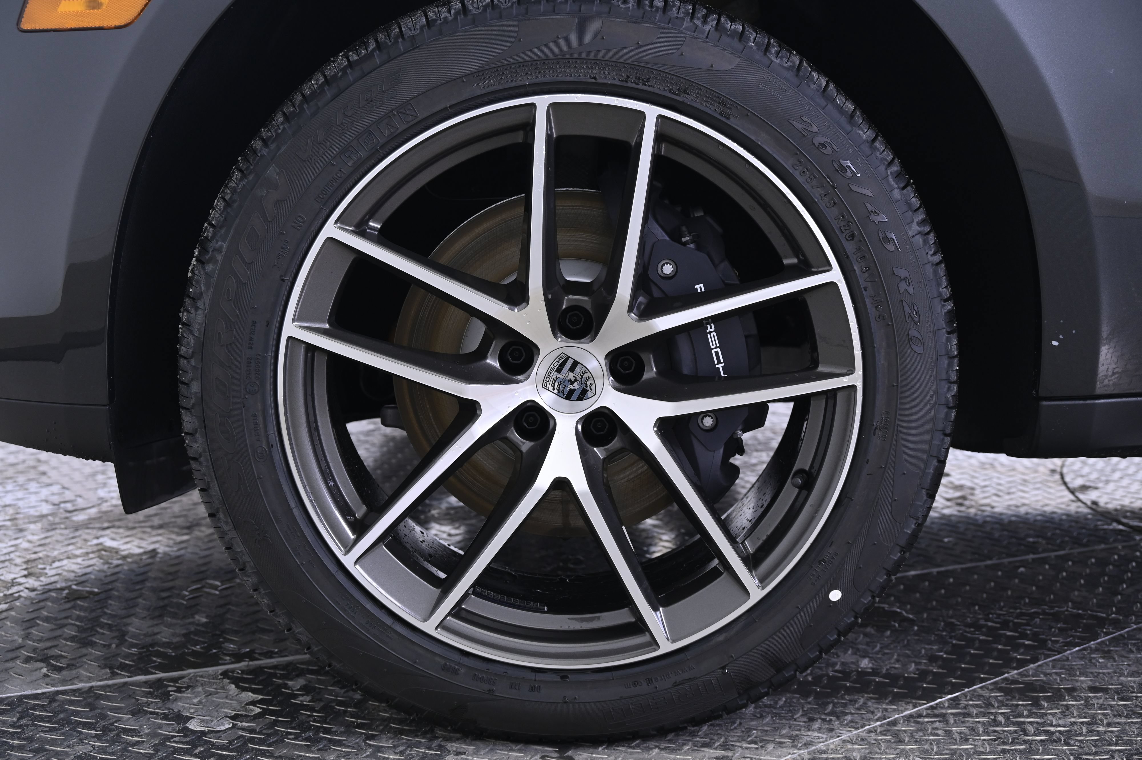 Certified 2026 Porsche Macan AWD/4WD image 11