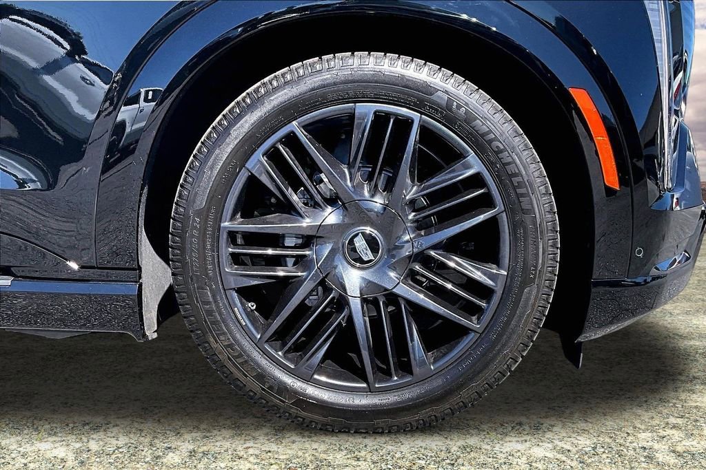 Certified 2025 Cadillac Escalade IQ Sport 2 w/ LPO, ONYX Package AWD/4WD image 34
