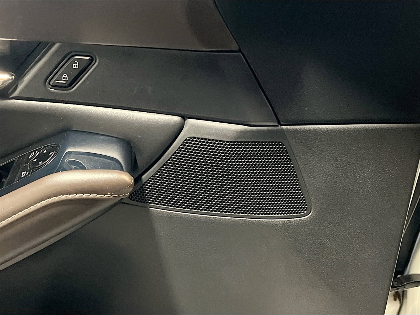 Used 2022 MAZDA CX-30 AWD 2.5 S w/ Premium Package image 19