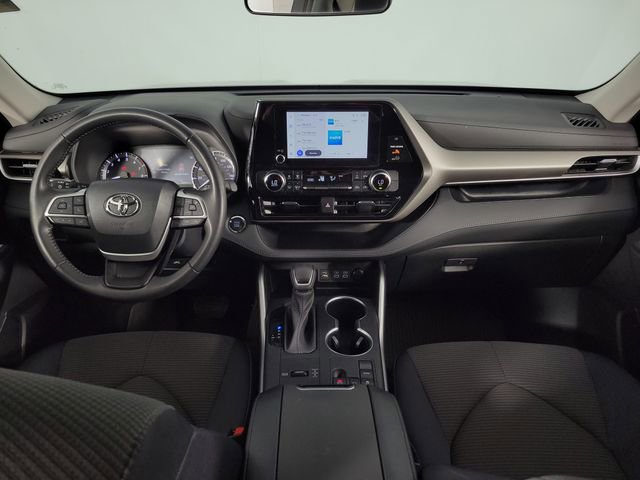 Used 2023 Toyota Highlander LE image 26