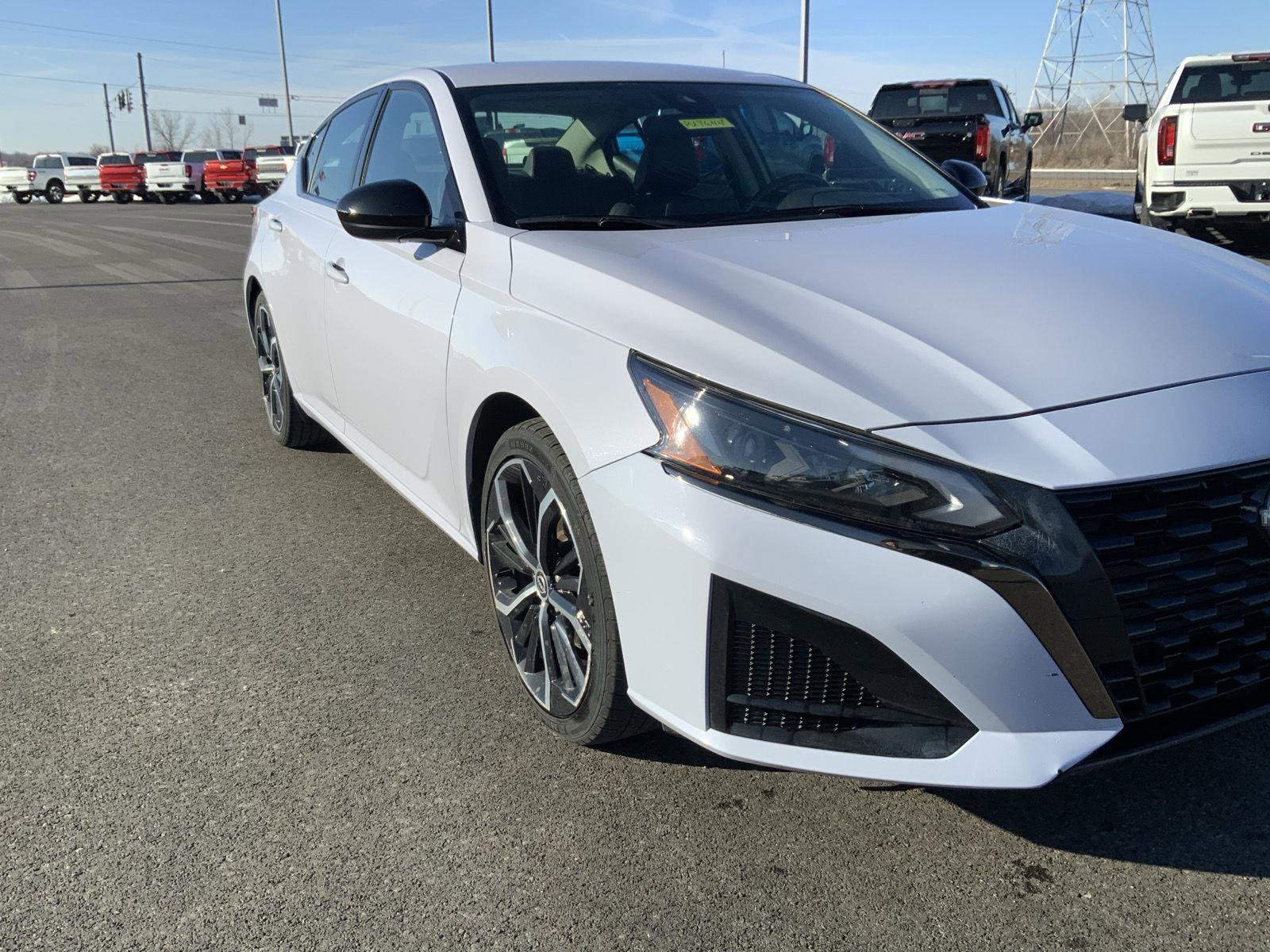 Used 2024 Nissan Altima 2.5 SR image 11