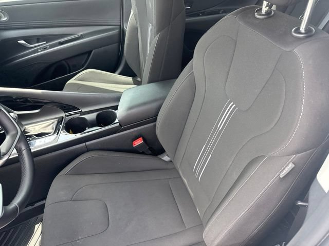 Used 2025 Hyundai Elantra SEL FWD image 24