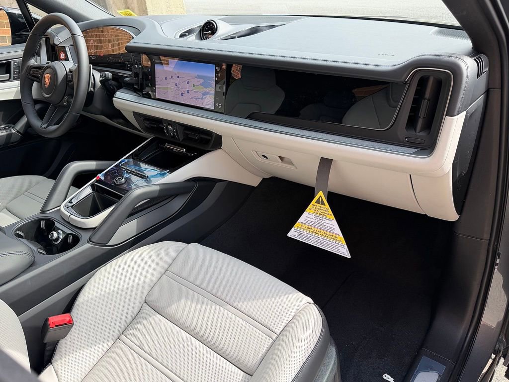 New 2026 Porsche Cayenne S image 18