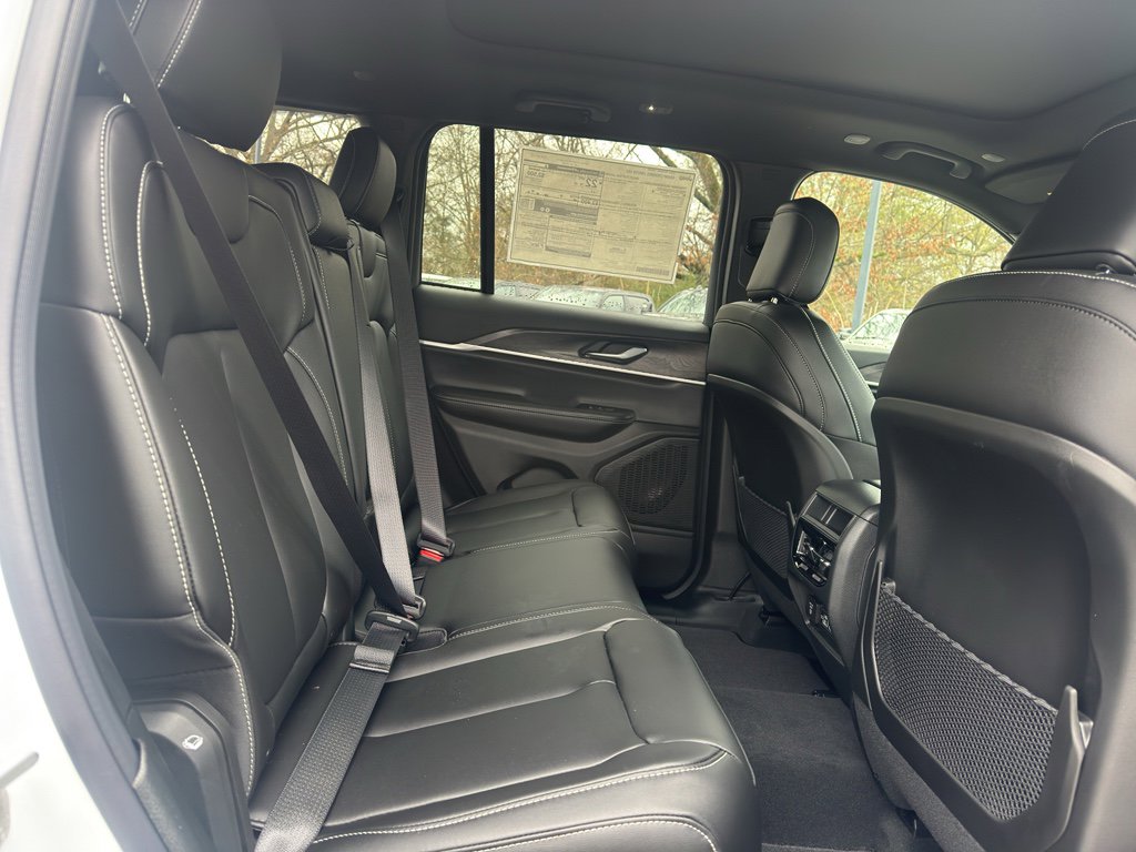 New 2025 Jeep Grand Cherokee Limited image 17