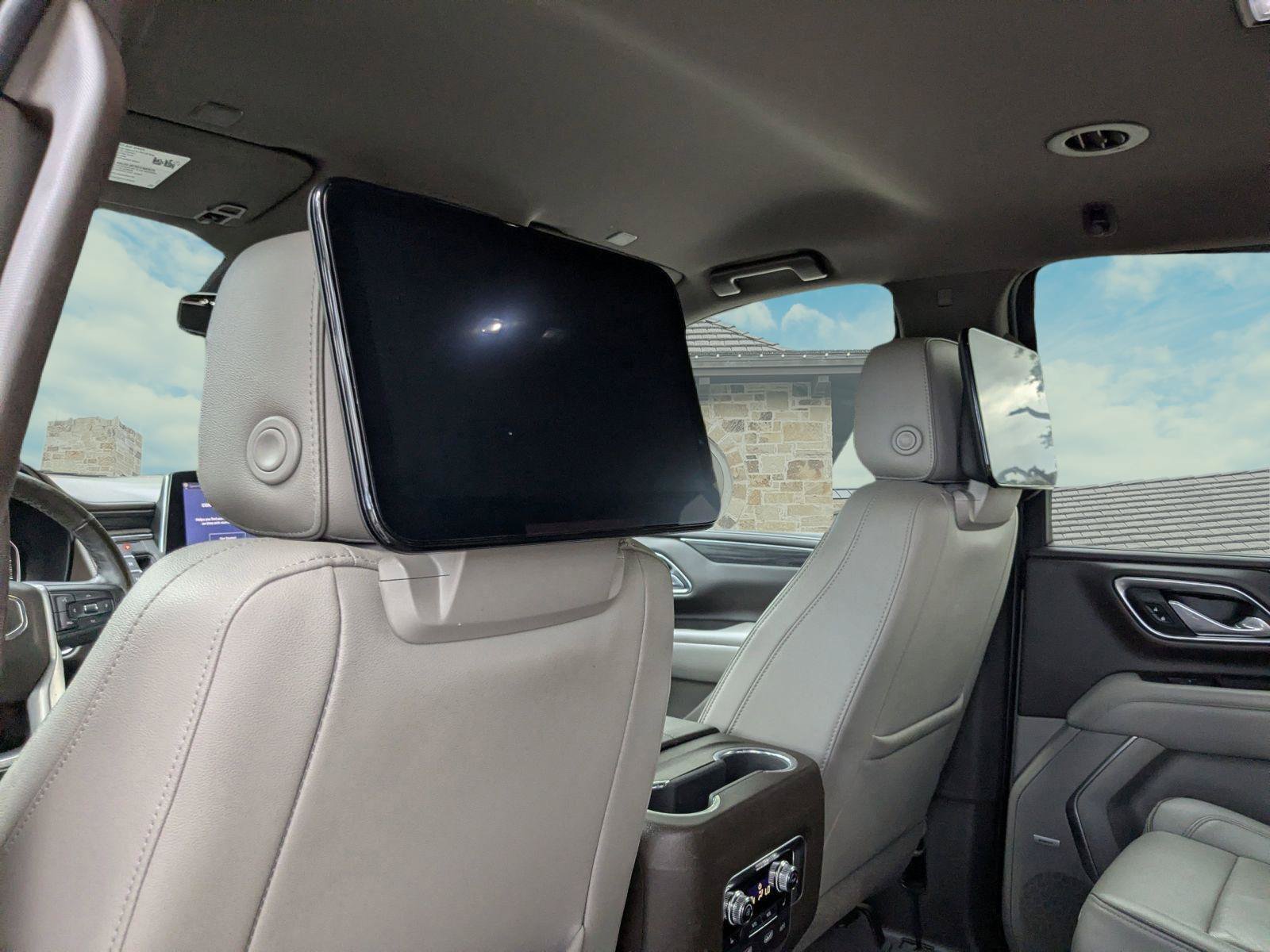 Used 2021 GMC Yukon XL SLT w/ Rear Media and Nav Package RWD image 18