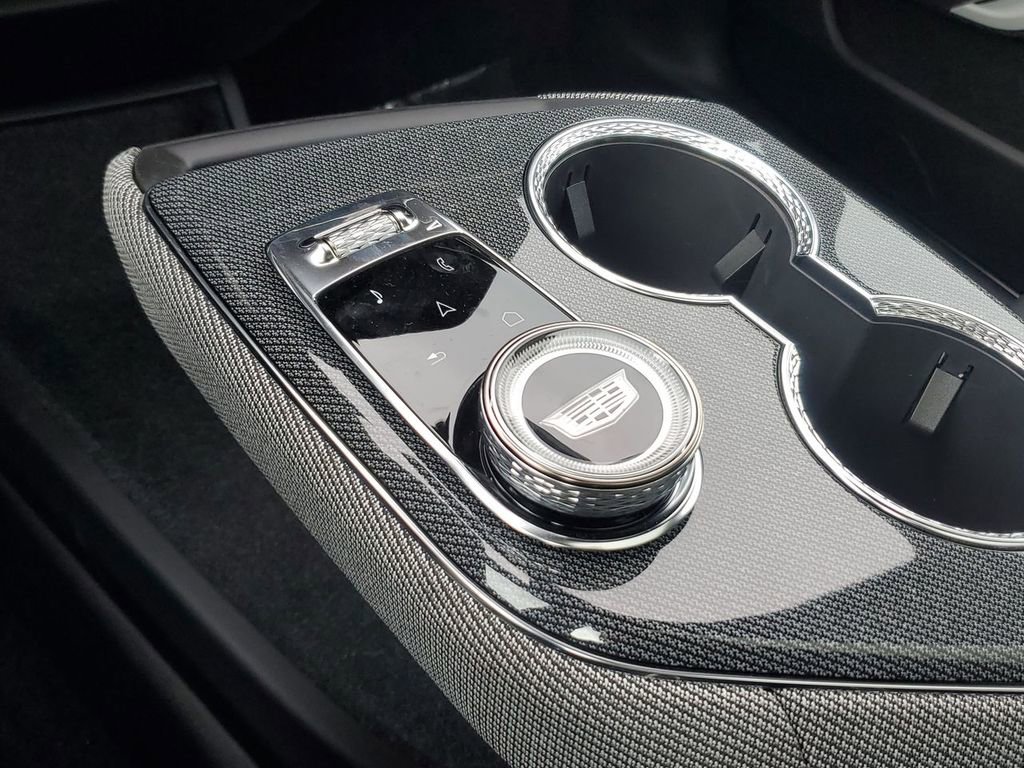 New 2025 Cadillac Optiq Sport 1 image 35