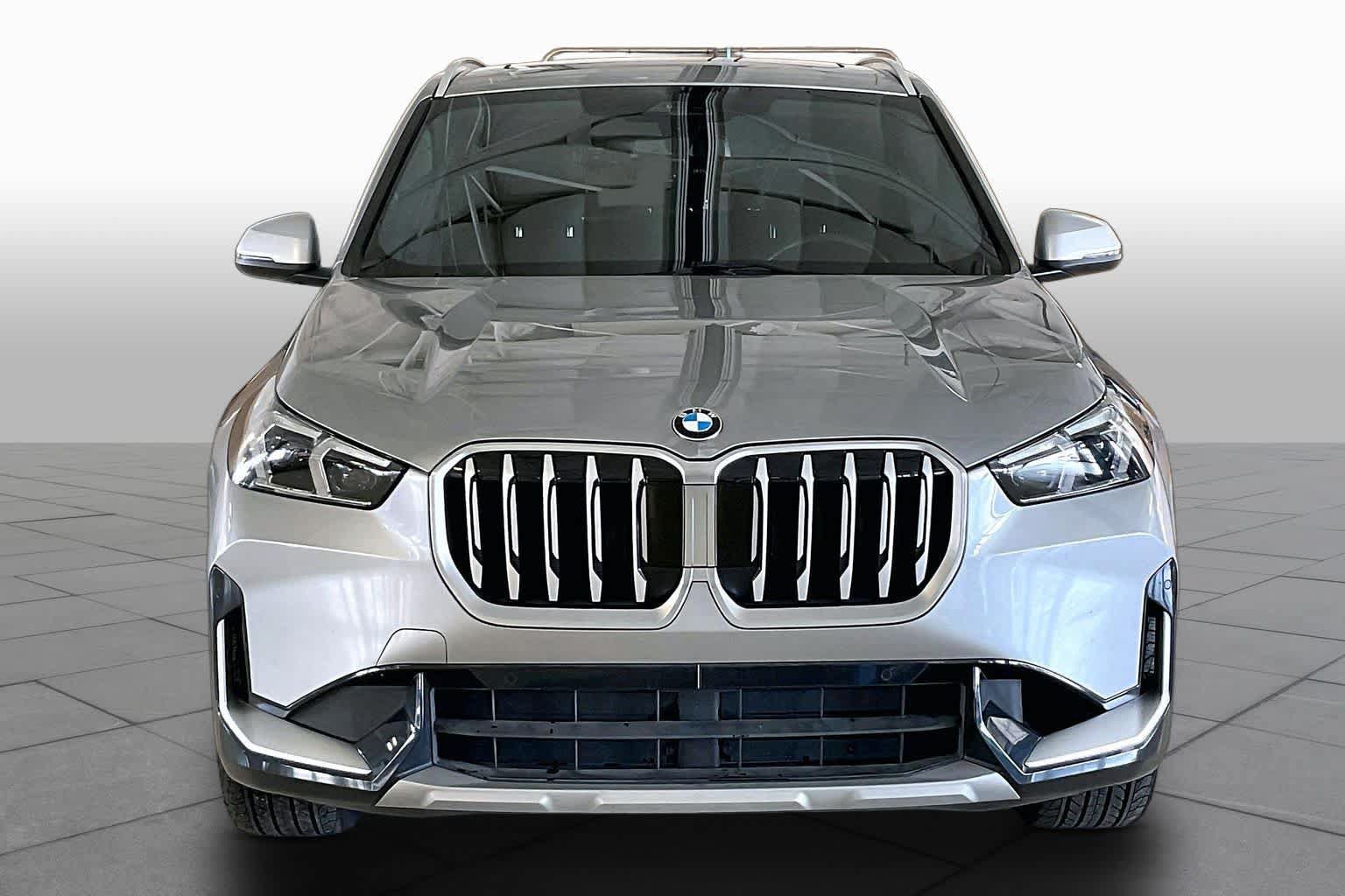 Used 2023 BMW X1 xDrive28i w/ Convenience Package AWD/4WD image 3
