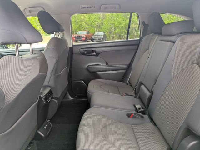 Certified 2024 Toyota Highlander LE AWD/4WD image 19