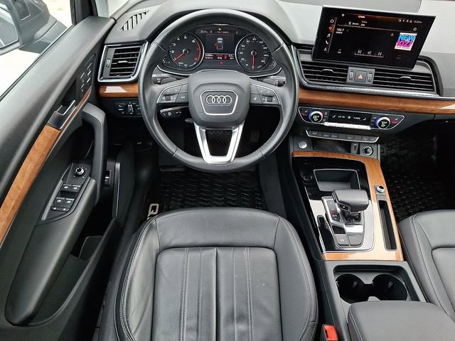 Used 2023 Audi Q5 2.0T Premium w/ Convenience Package image 11