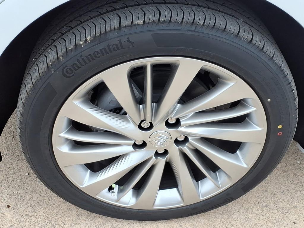 New 2026 Buick Envision Avenir image 9