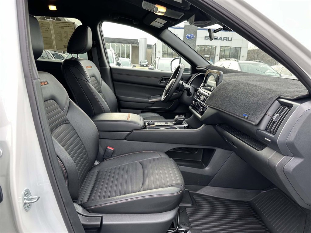 Used 2024 Nissan Pathfinder Rock Creek image 12