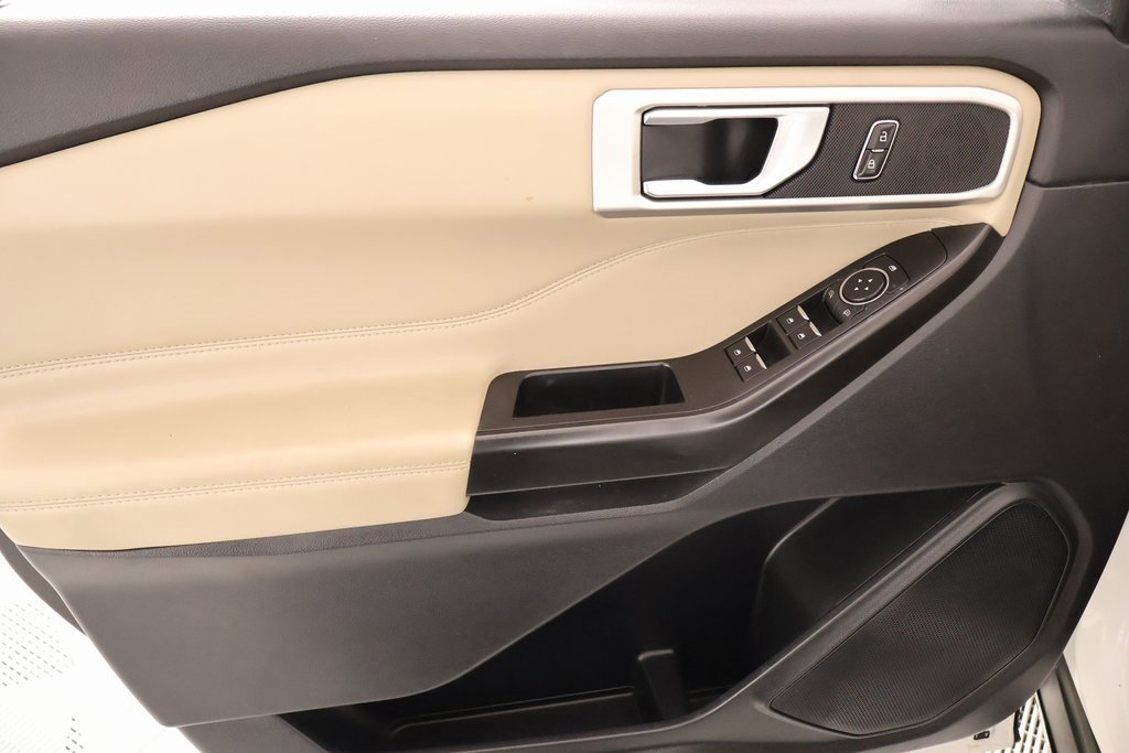 Used 2020 Ford Explorer XLT w/ Equipment Group 202A image 16