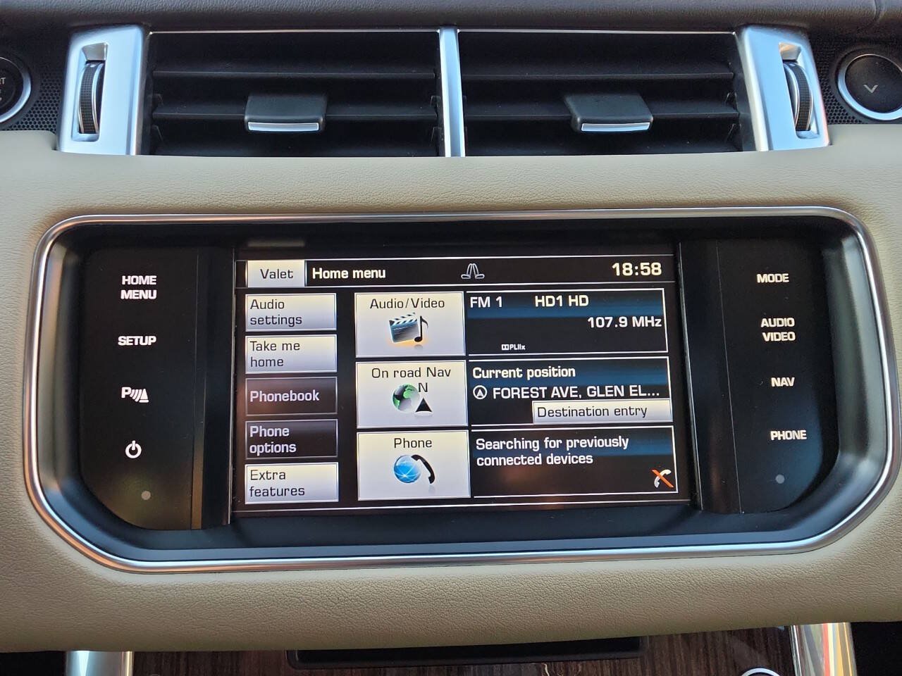Used 2014 Land Rover Range Rover Sport HSE AWD/4WD image 17