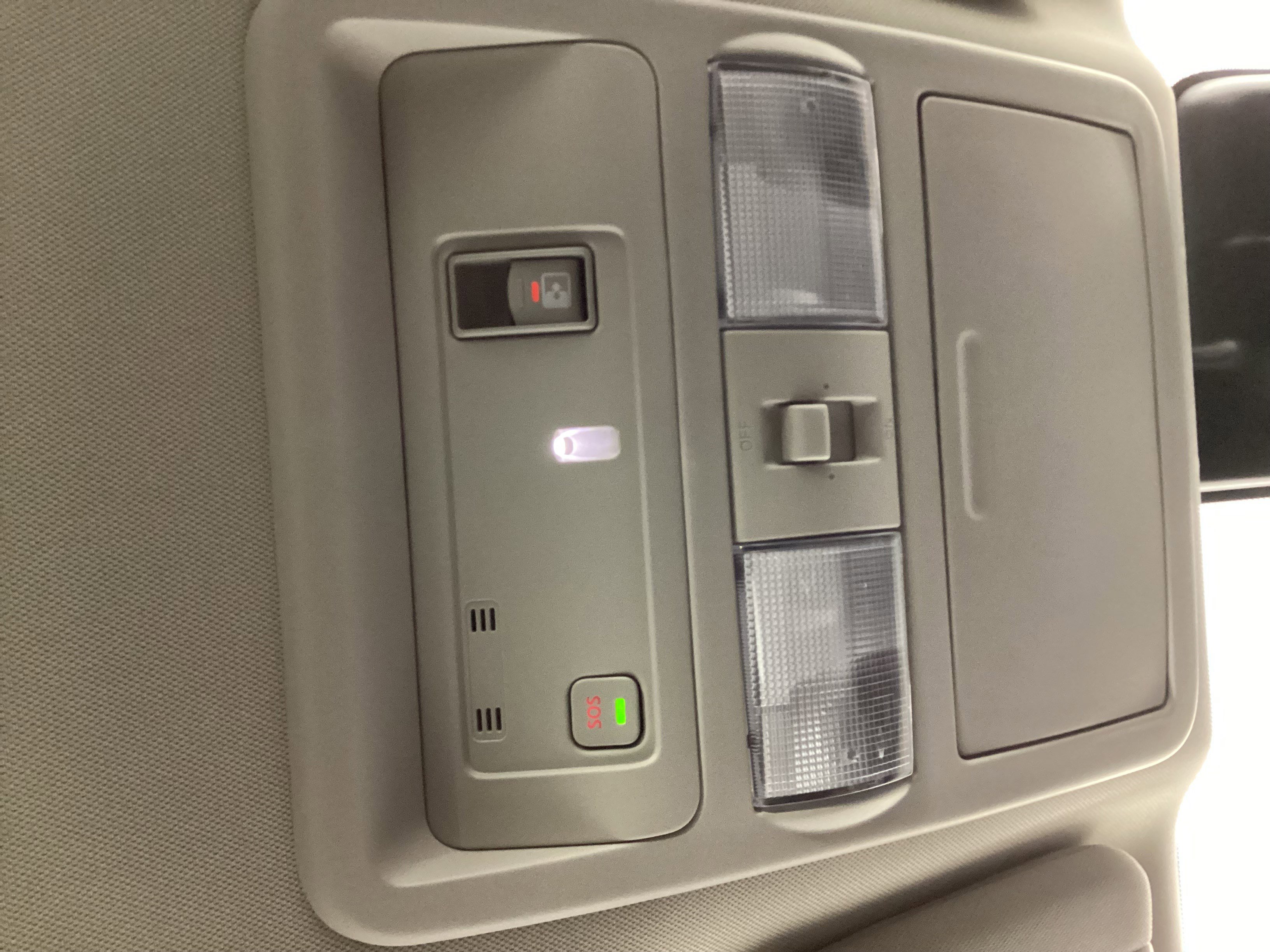 Used 2024 Nissan Titan SV w/ SV Convenience Package image 22