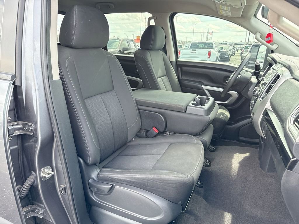 Used 2017 Nissan Titan SV RWD image 24