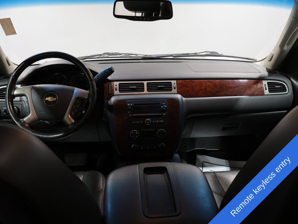 Used 2013 Chevrolet Suburban LT w/ Luxury Package AWD/4WD image 3