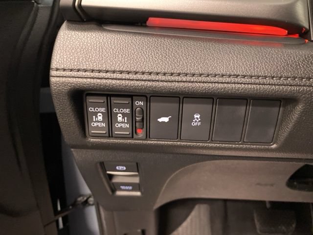 Used 2025 Honda Odyssey Sport-L image 18
