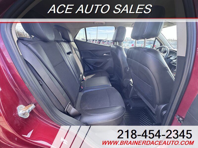 Used 2021 Buick Encore Preferred AWD/4WD image 17