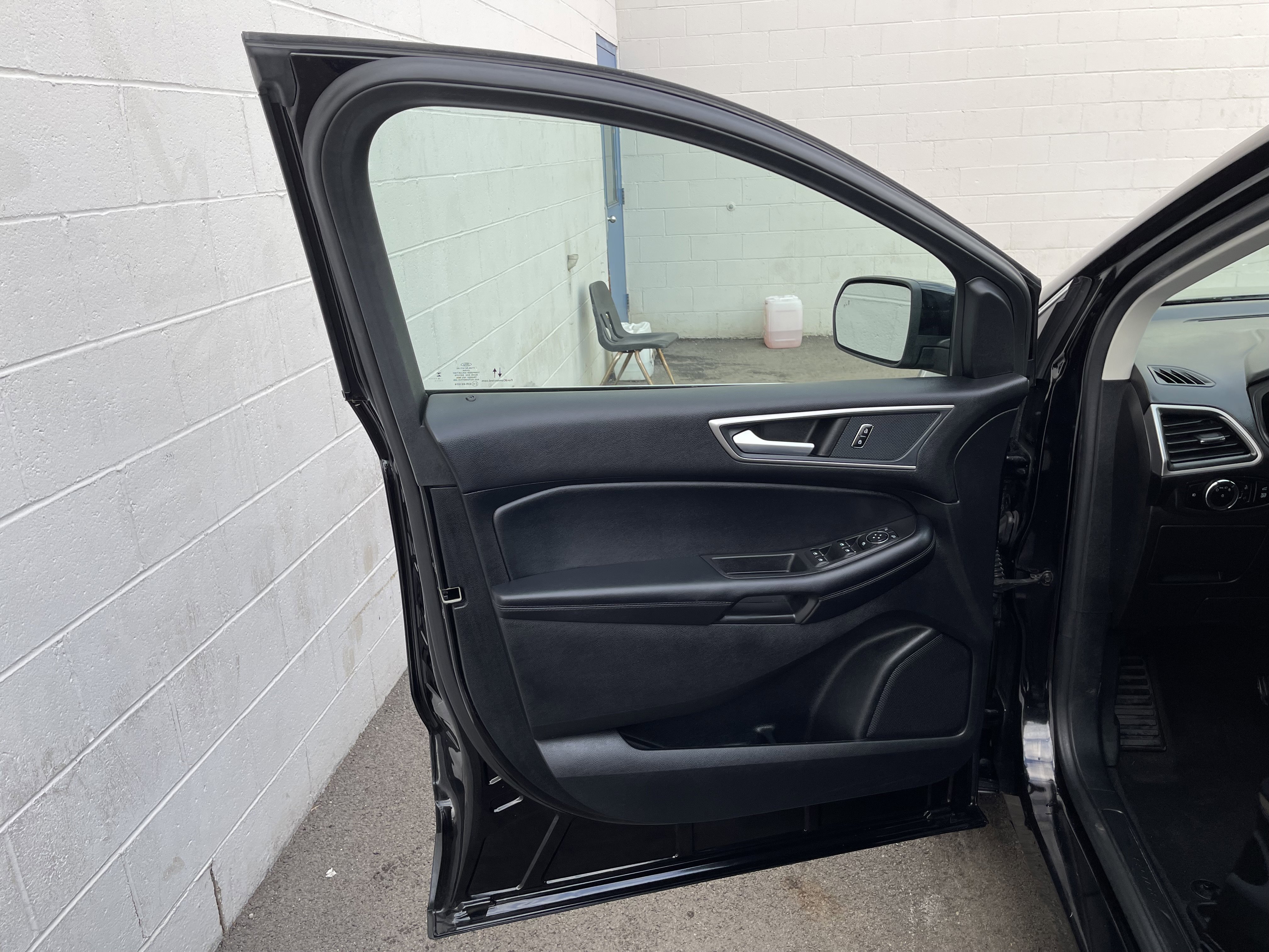 Used 2024 Ford Edge SEL w/ Convenience Package image 14