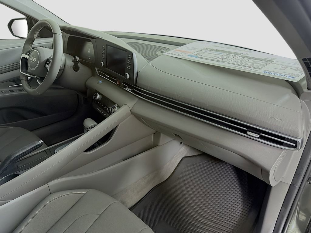 Used 2025 Hyundai Elantra Sport FWD image 27
