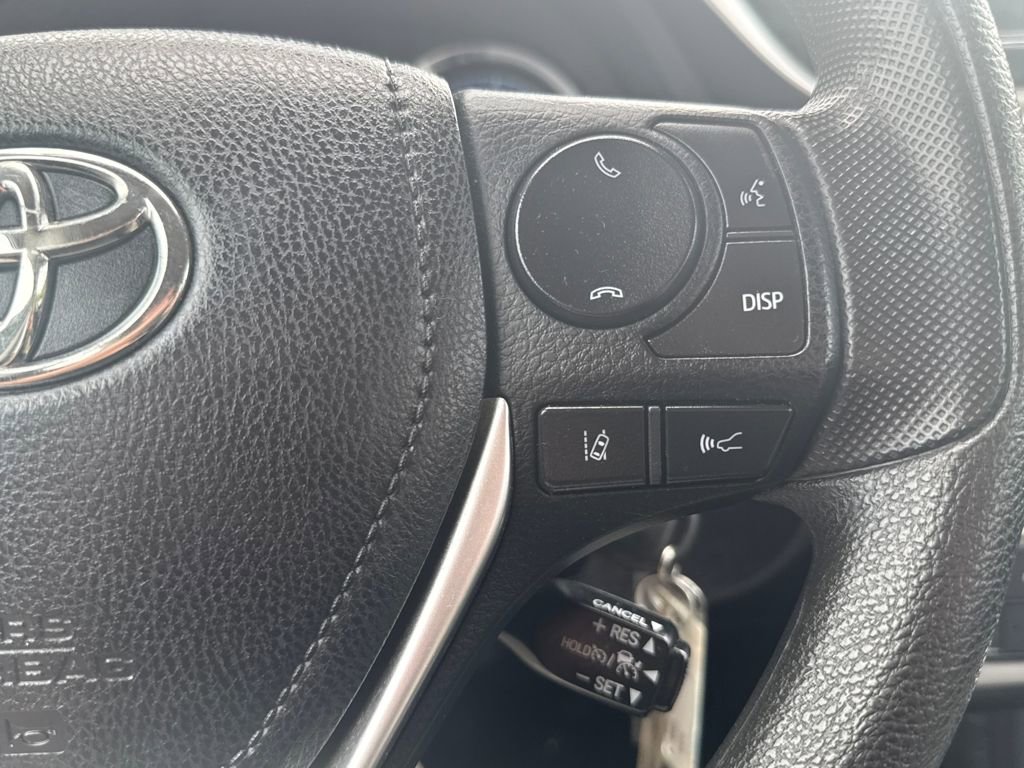 Used 2017 Toyota Corolla LE image 19