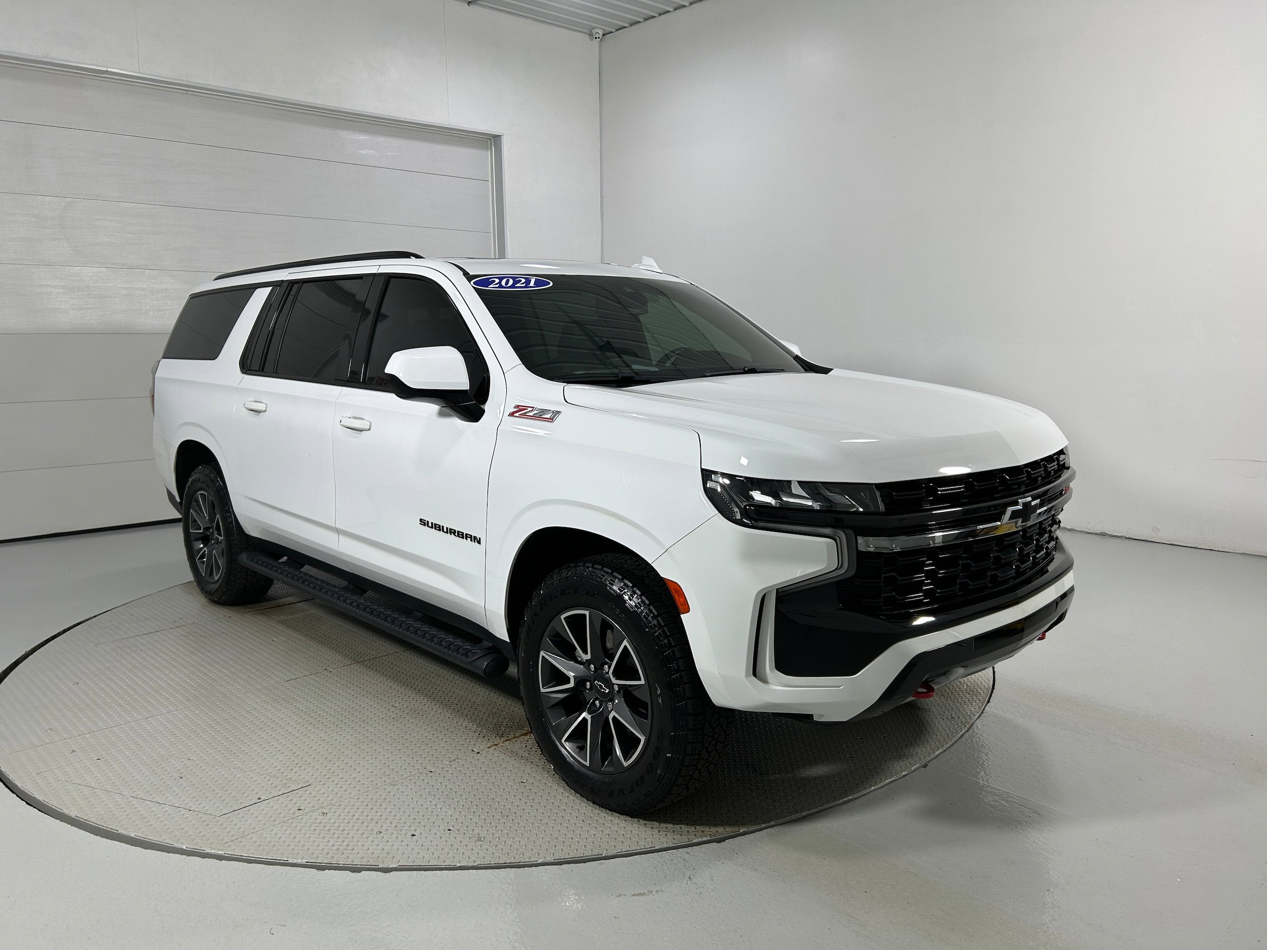 Used 2021 Chevrolet Suburban Z71 AWD/4WD image 2
