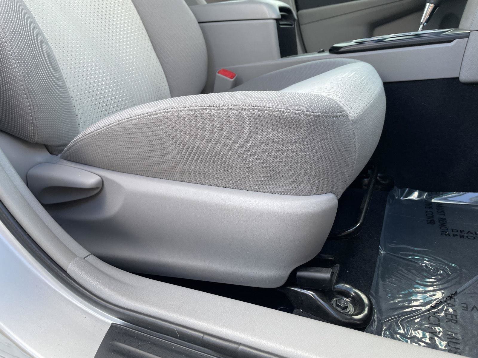 Used 2014 Toyota Camry LE FWD image 25