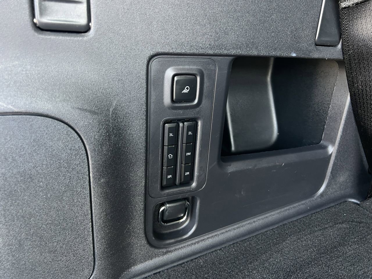 Used 2025 Ford Expedition Active image 33