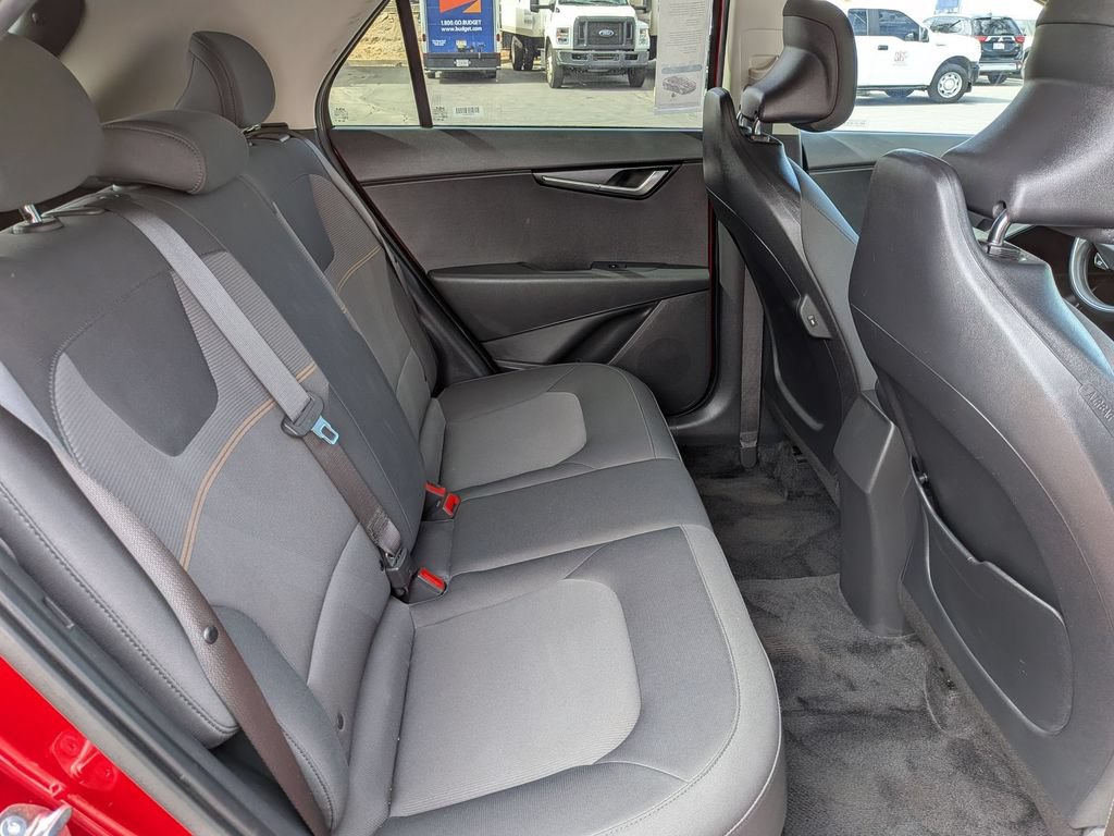 Used 2025 Kia Niro LX FWD image 30