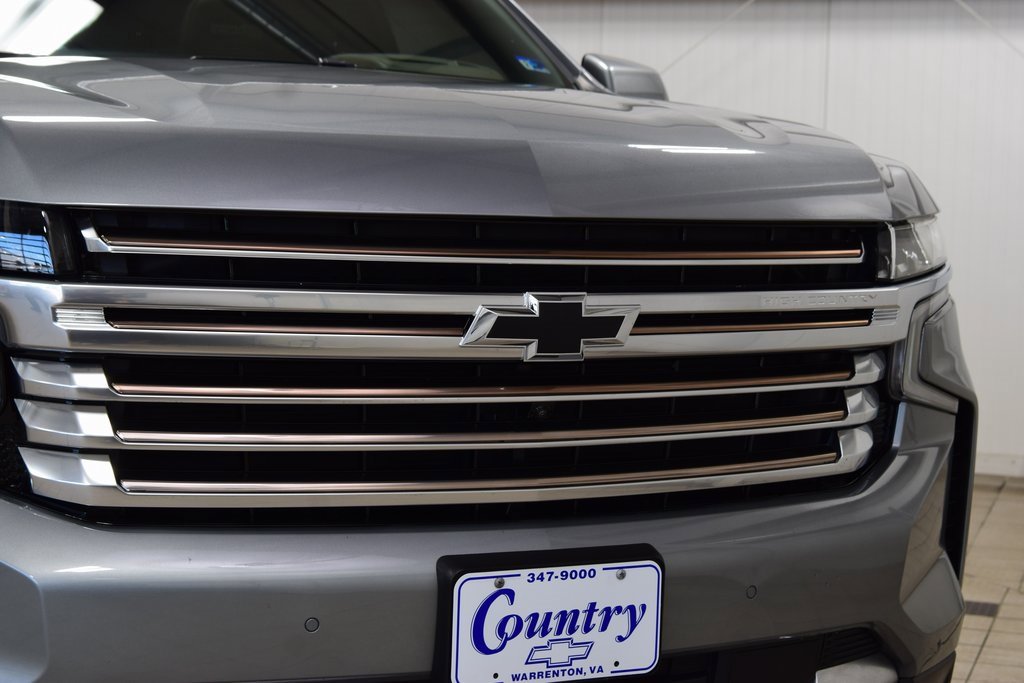 Used 2024 Chevrolet Suburban High Country image 11
