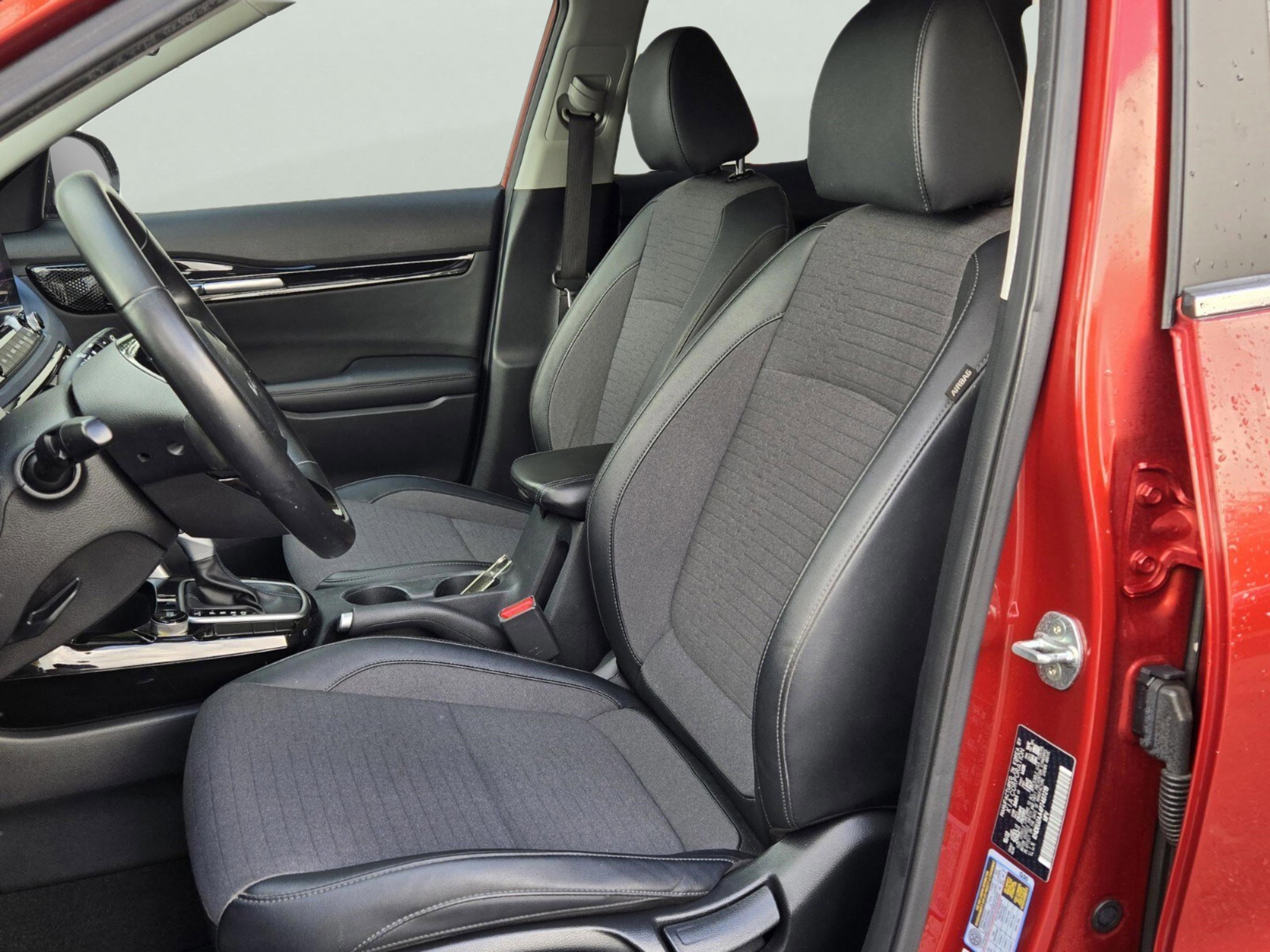 Used 2023 Kia Seltos S w/ Navigation Package image 13