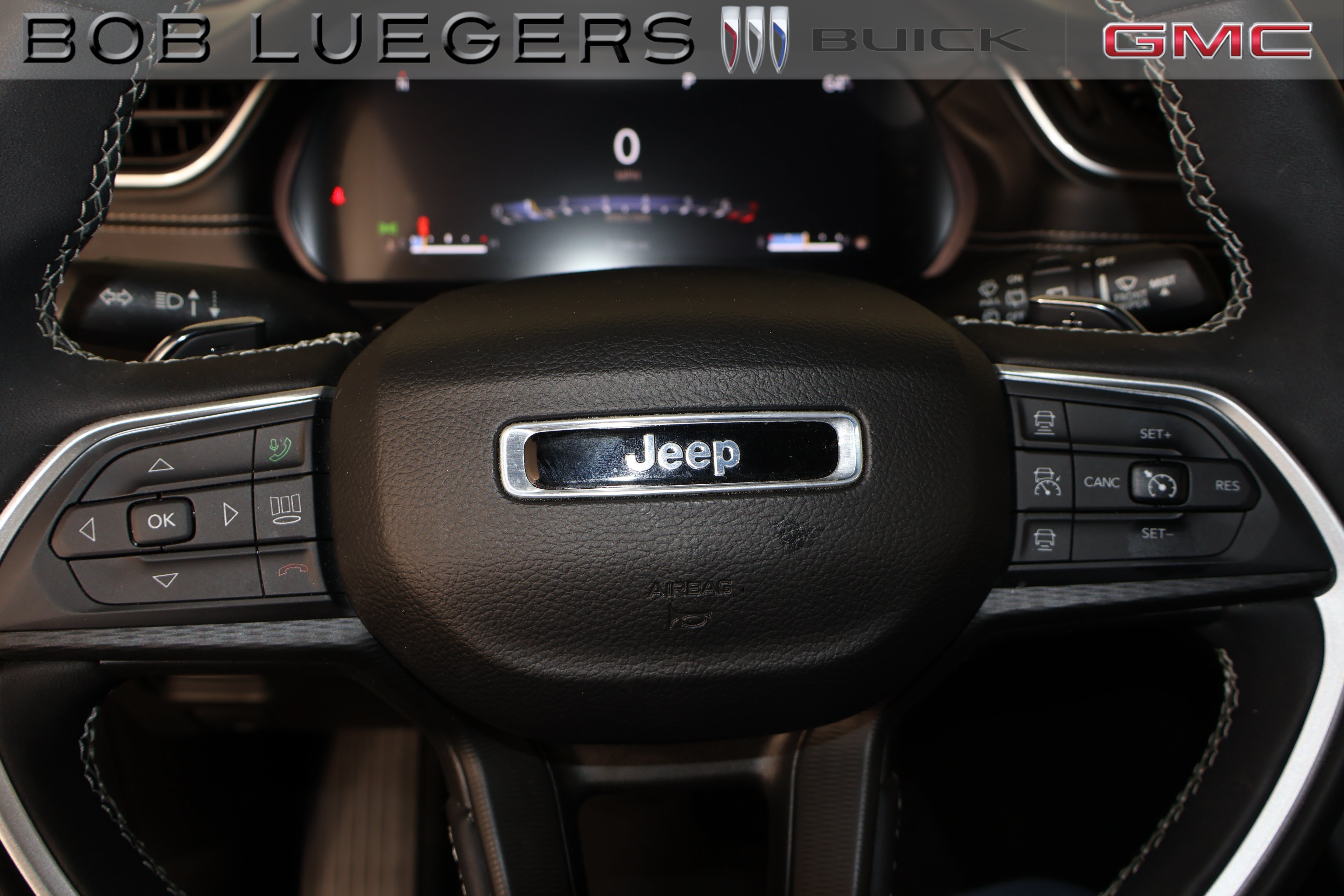 Used 2023 Jeep Grand Cherokee Altitude AWD/4WD image 27