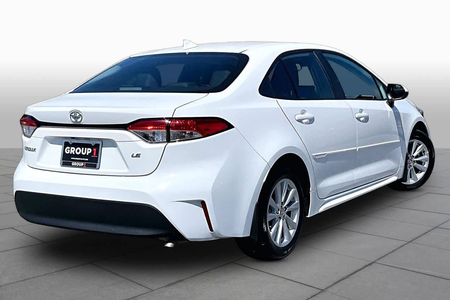 Used 2025 Toyota Corolla LE w/ LE Premium Package FWD image 13
