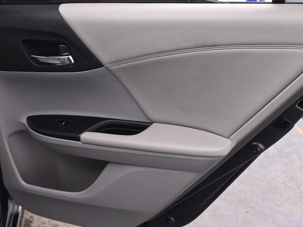 Used 2016 Honda Accord EX-L image 16